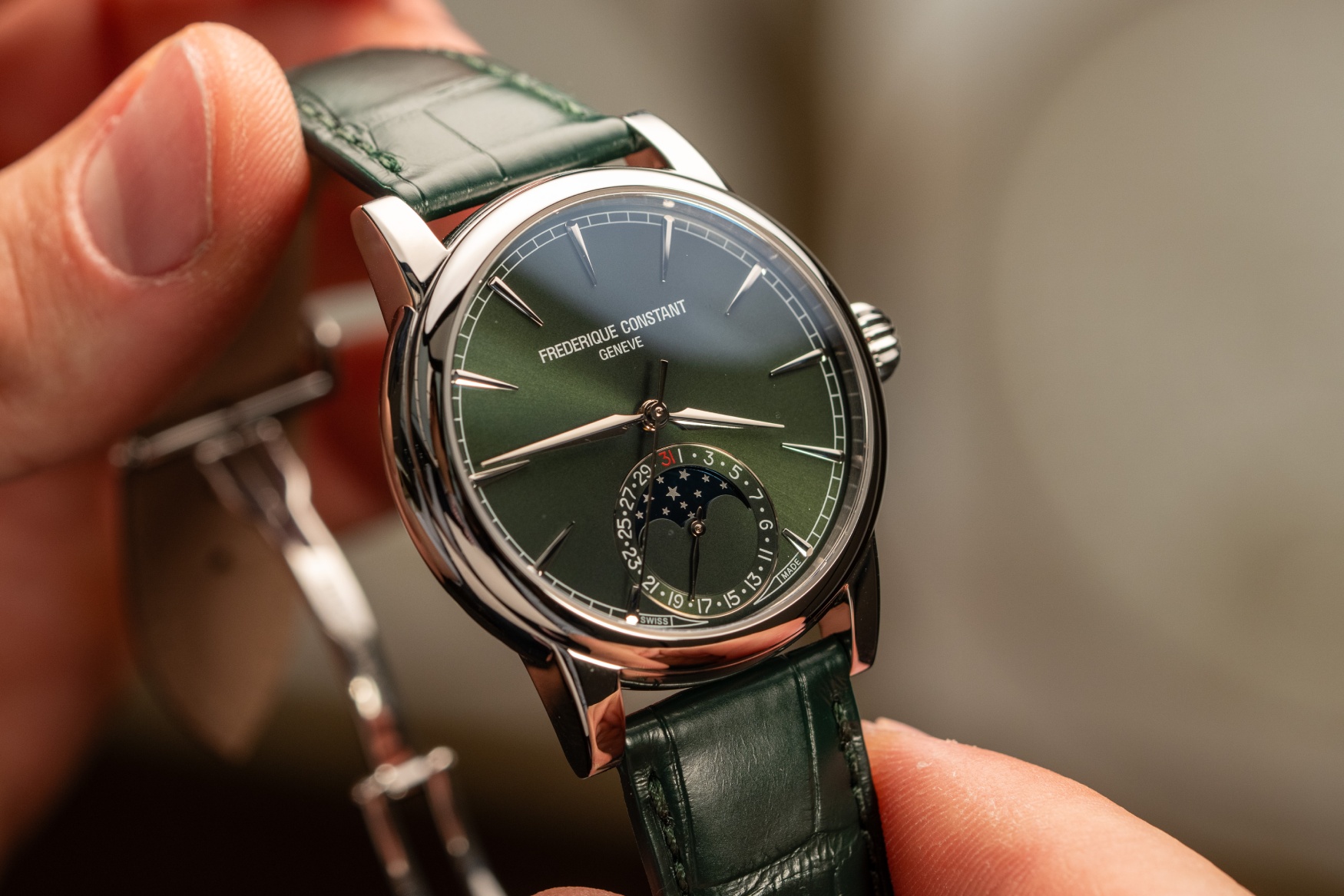 frederique constant classic moonphase date manufacture green case profile