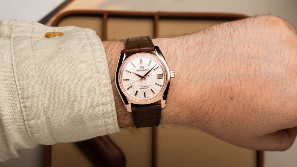Precious cherry blossom – the Grand Seiko SBGH368 debuts a 38mm 62GS case in pink gold