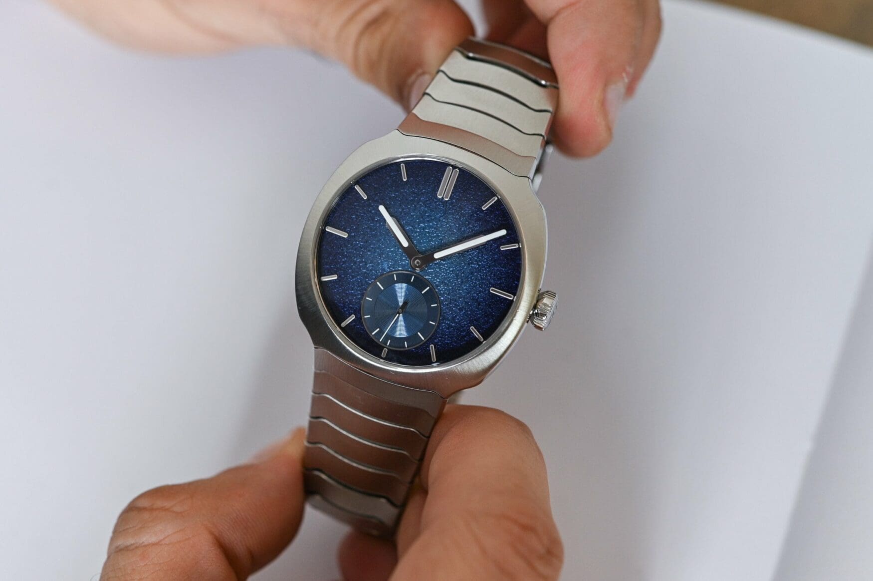 H Moser Cie Streamliner Small Seconds Micro Rotor Enamel