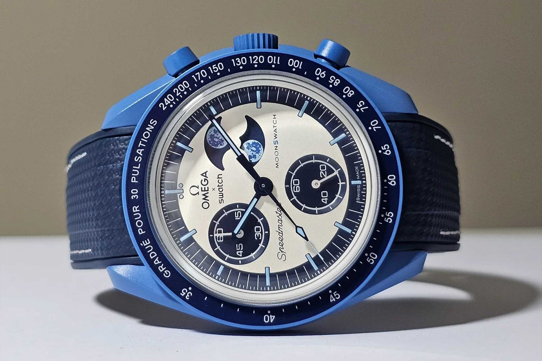 moonswatch helvetus rubber strap