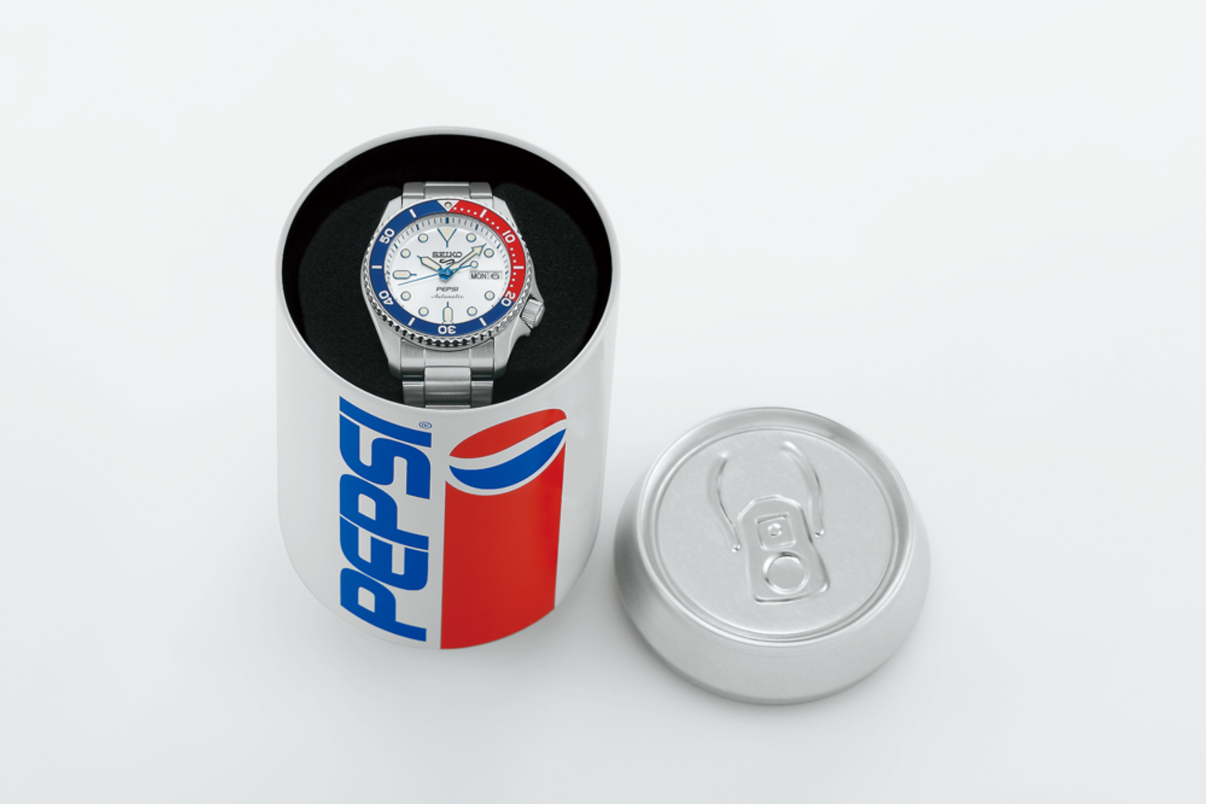 Seiko 5 Sports x Pepsi Limited Edition SRPL99 box